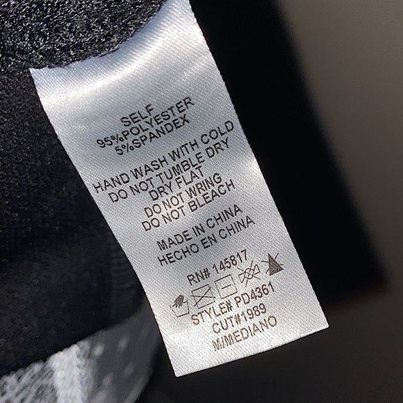 Women's Black sleeveless cut out waist dress size medium - Picture 8 of 8